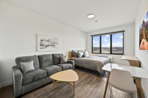 New Lux Studio with Amazing Views and Patio